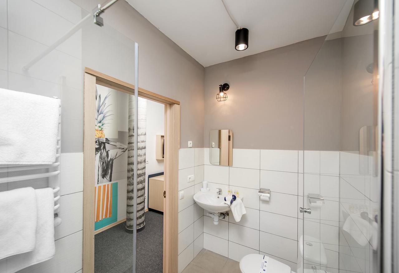 Jam Hotel Hnatyuka Lviv Ngoại thất bức ảnh