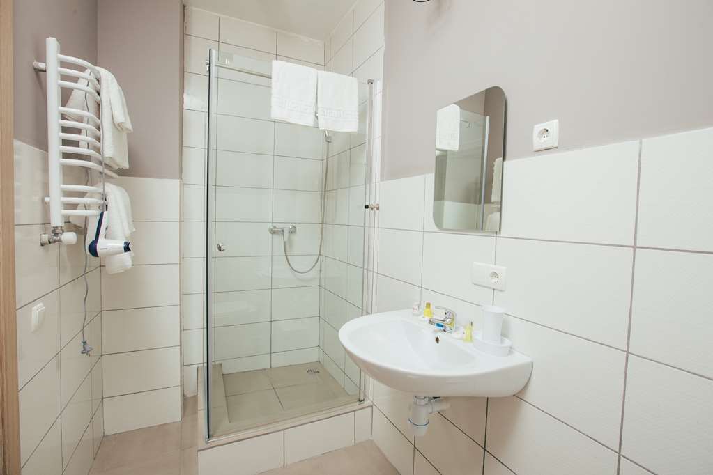 Jam Hotel Hnatyuka Lviv Phòng bức ảnh